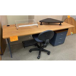 Lot 6

Rectangular Desk Set